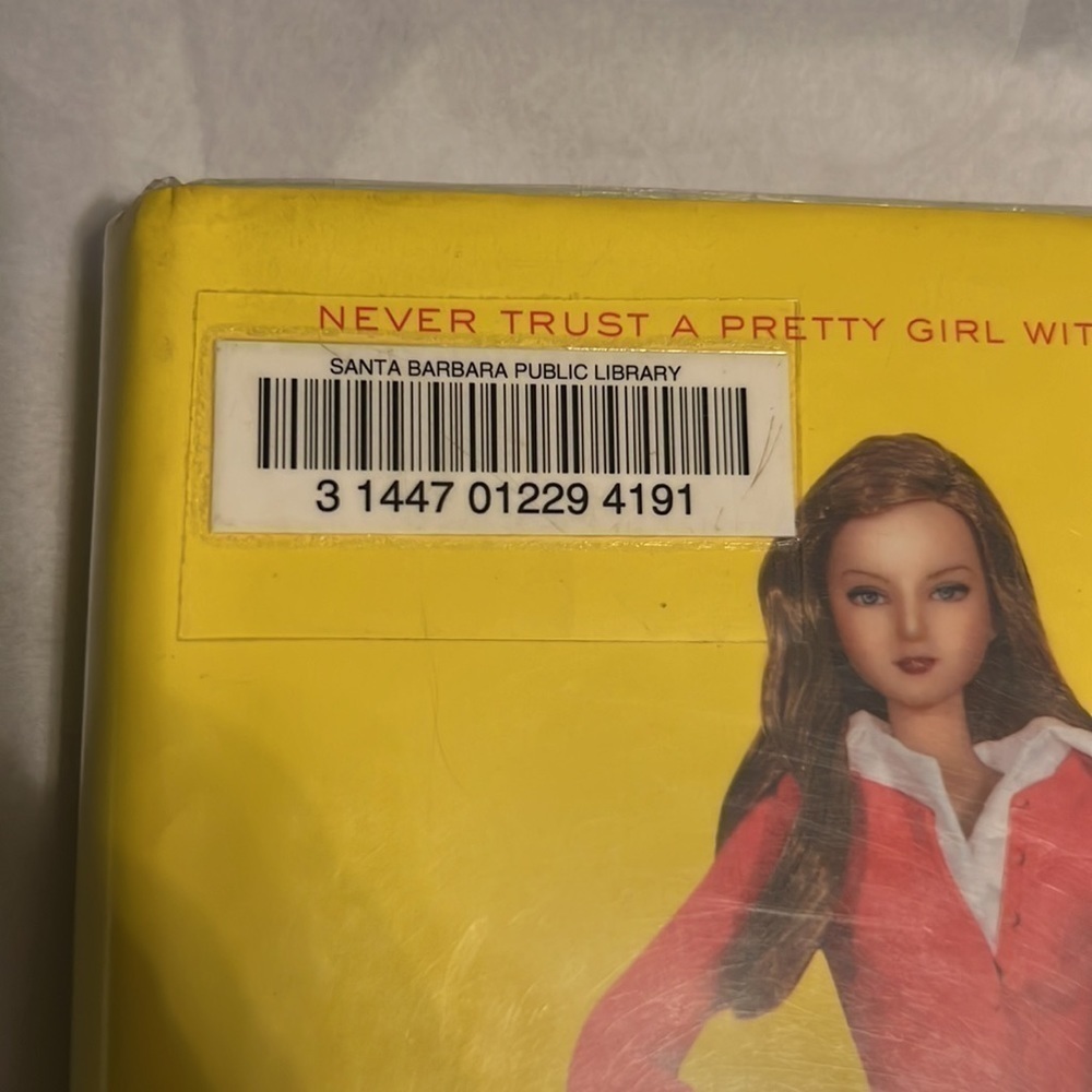 Used, Pretty Little Liars Novel - Hardback - Picture 4 of 6